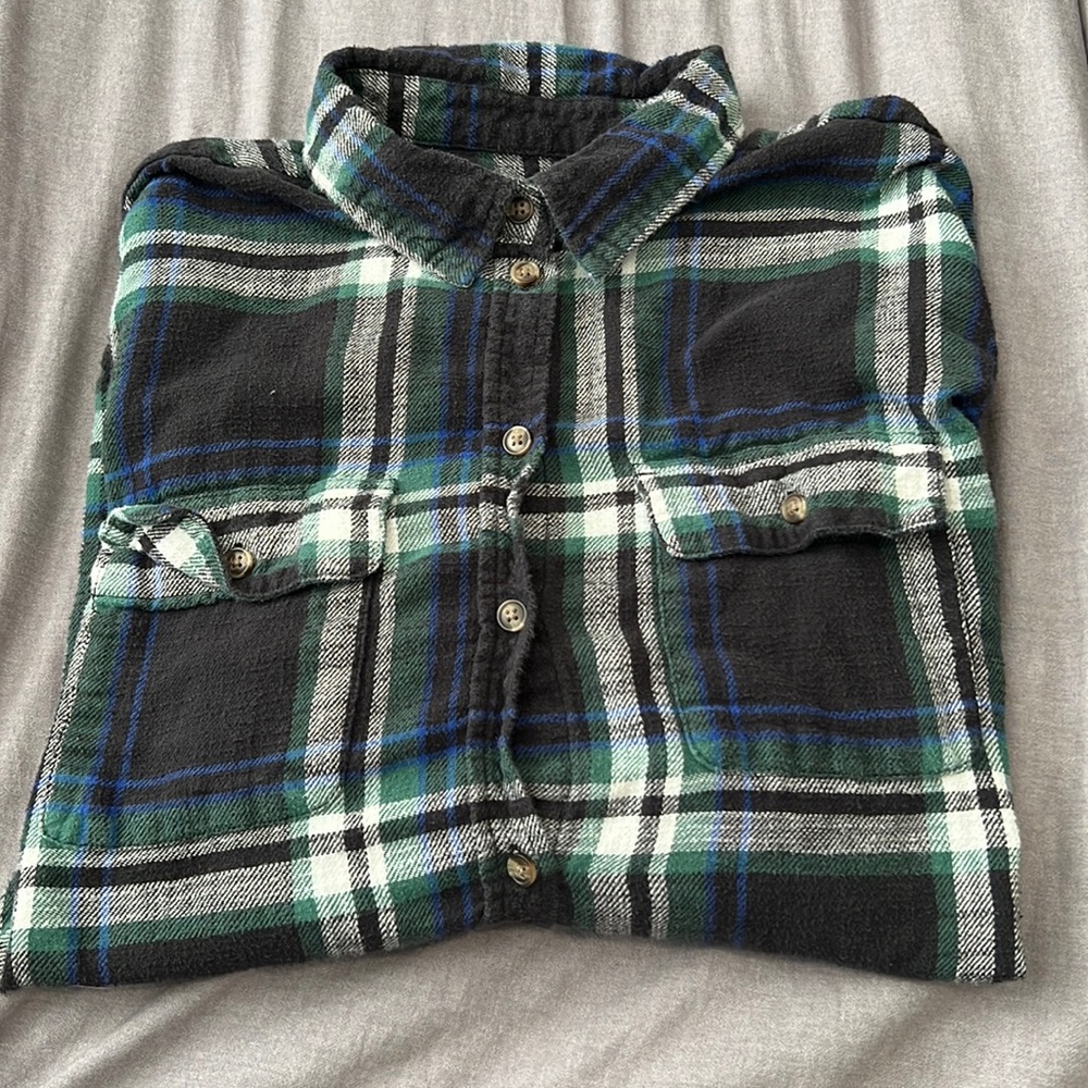 Women’s oversized American Eagle flannel